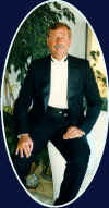chucks_life_99_08_tuxcedo.jpg (104227 bytes)