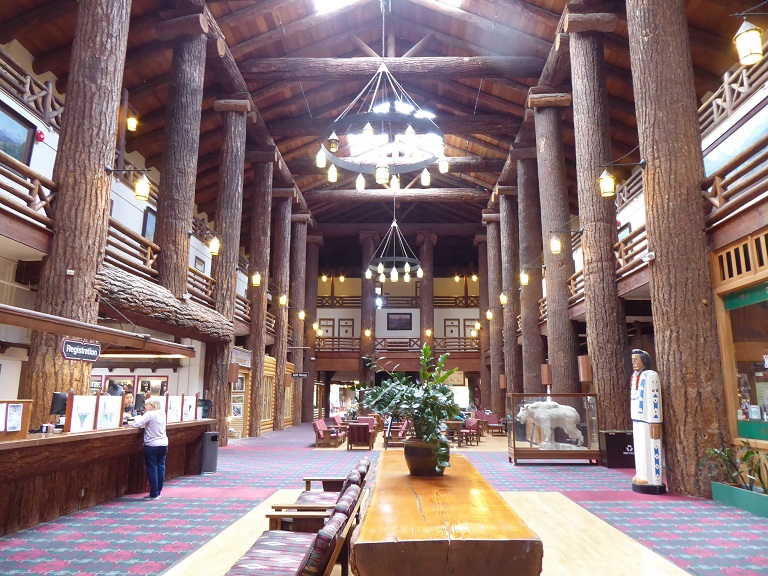 Glacier Park Lodge